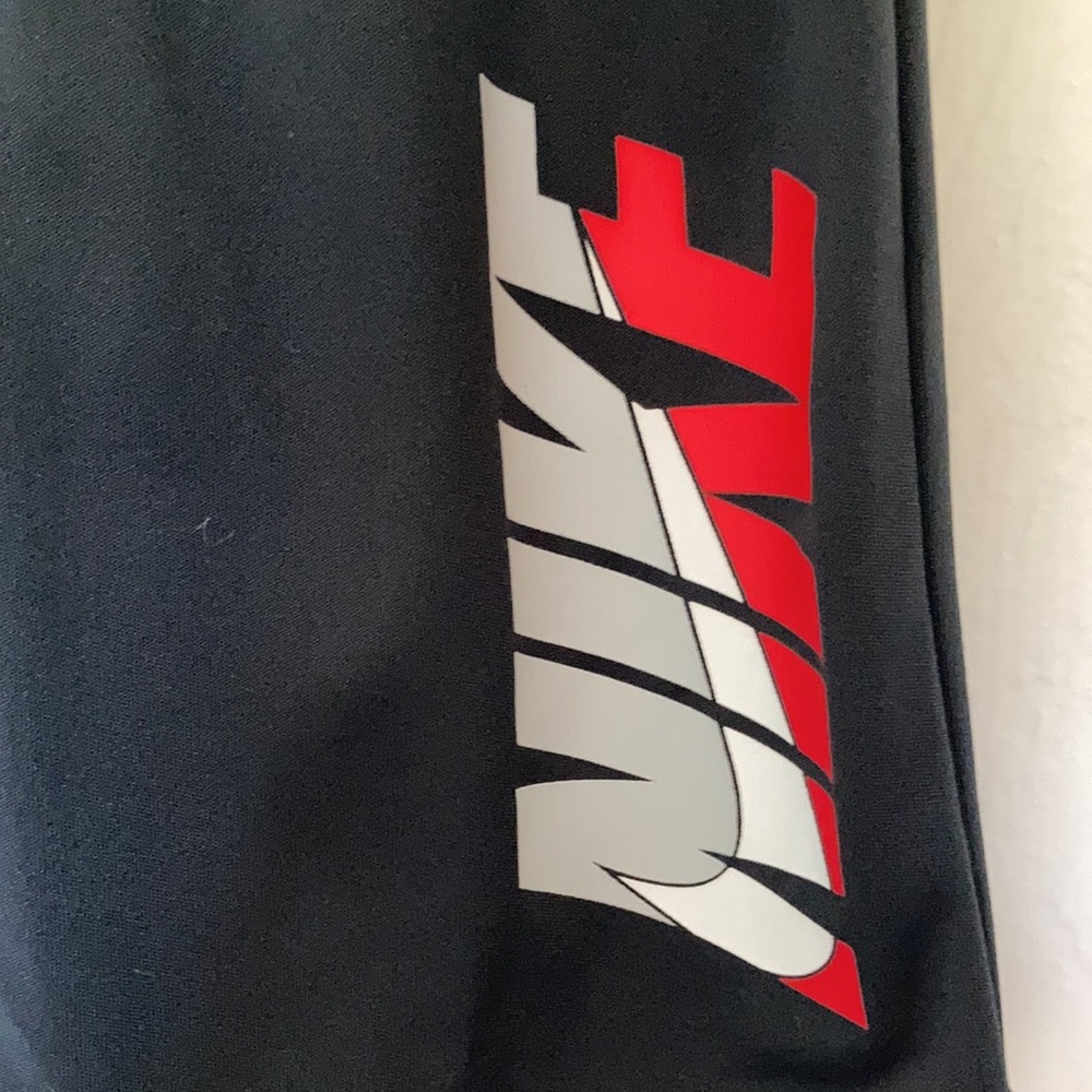 NWT Nike Boys Dri-Fit Shorts MSRP $24 Black - Picture 2 of 4